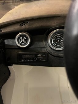 Elektrické auto Mercedes - 8