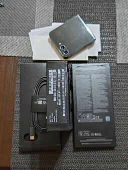 Samsung Z FLIP 5 - 8