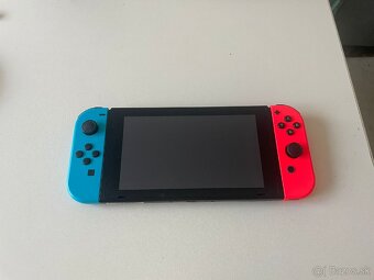 Nintendo Switch Neon – skvelý stav, pripravený na hranie - 8