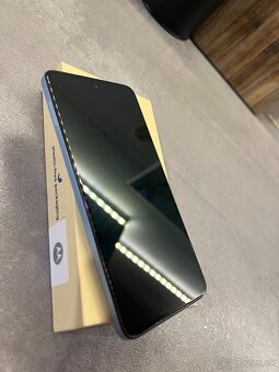 Motorola moto g84 256GB - 8