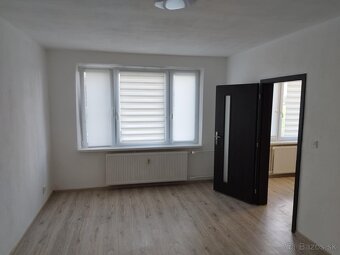 Zrekonštruovaný jednoizbový byt -Lučenec-na predaj - 8