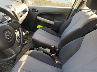 Mazda 2 - 8