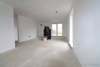Moderný 4-izbový rodinný dom v obci Povoda - 8