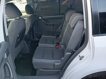 Volkswagen Touran 1.6 TDI BlueMotion - 8