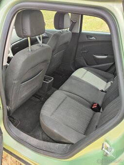 Opel Astra J ST 1,6 benzin (2011) - 8