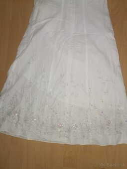Biele lahke bavlnene zdobene saty - 8