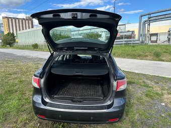 Toyota Avensis kombi 2.0-D4D - 8