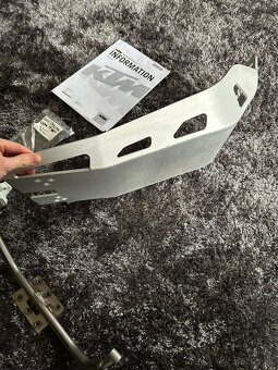 Ktm 1X90 ADV kryt motora powerparts - 8