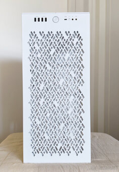 Predám PC skrinku Fractal Design Define 7 White TG - 8
