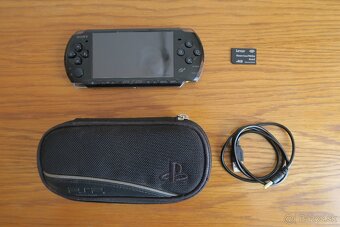 PSP 3000 s original púzdrom a káblom - 8