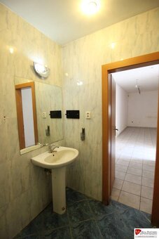REB.sk ponúka na predaj budovu - centrum Senca - NOVÁ SUPER - 8