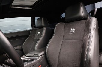 Dodge Challenger 6.4. 392 Hemi ScatPack Shaker - 8