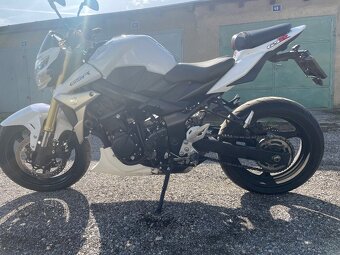 Suzuki gsr 750 - 8