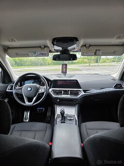 🚘 BMW 320d Touring mHEV A/T – 2020 – TOP stav - 8
