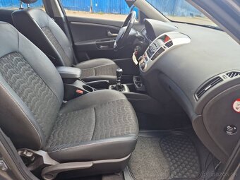 Predám Kia Cee´d 2.0 CRDi 103 KW SPORT r.v.11/2010 - 8