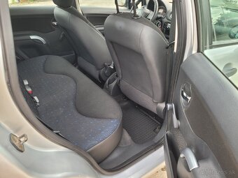 Citroën C3 1.1i
- 8