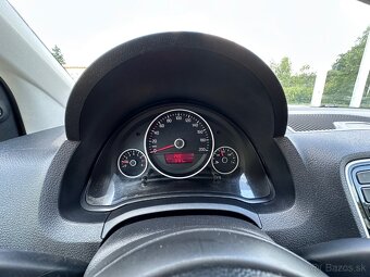 ✅ Volkswagen UP 1.0 - 8