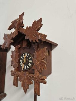 Dvoje nástenné hodiny - 8