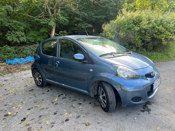 Toyota Aygo 1.0 benzín 2009 - 8