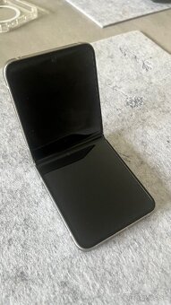 Samsung Galaxy Z Flip 6 silver - 8