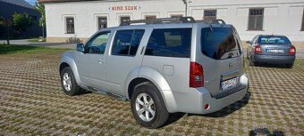 Predám Nissan Pathfinder 2,5d, manuál, 4x4 rv 2009 - 8