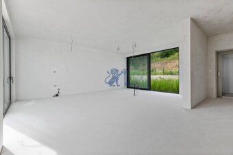 Nadštandardná 4- izbová terasová vila na Kolibe s krásnym vý - 8