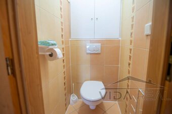 Priestranný 3-izbový byt s dvoma balkónmi v Pezinku, sídlisk - 8