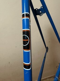 Favorit F8 pekný rám - 8