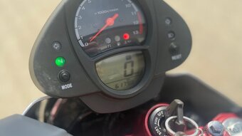 Kawasaki ER-6n 650 (2007) - 8