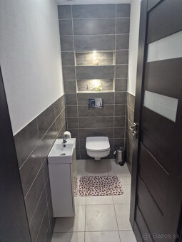 NOVÉ,dom po rekonštrukcii v Brezne 5 izieb, 3711 M2 p - 8