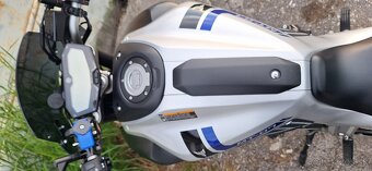 Yamaha mt 07 - 8
