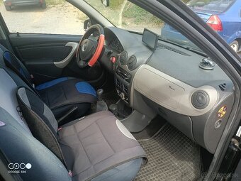 Sandero - 8