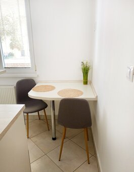 Ponúkame na prenájom priestranný 2 izbový byt Južná tr. - 8