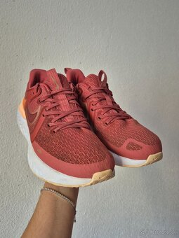 Nike Legend React 2 W dámske tenisky - 8
