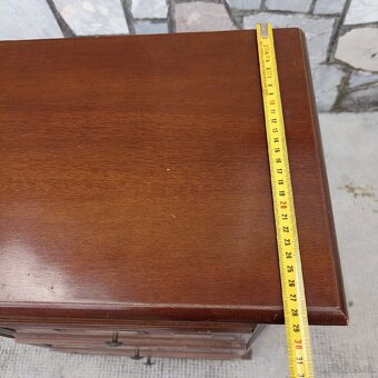 Skrinka 28x48x77 - 8