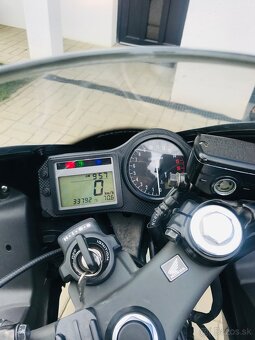 HONDA CBR 600 F - 8