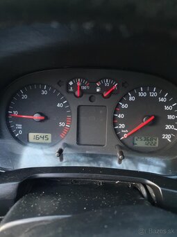 VW Golf IV - 8
