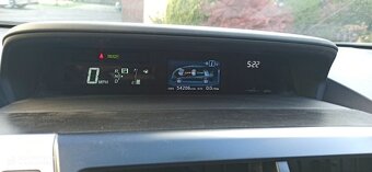 Toyota Prius Plus Hybrid - 8