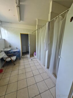 Trnava -ponúkame na predaj skladový / výrobný priestor 900 m - 8