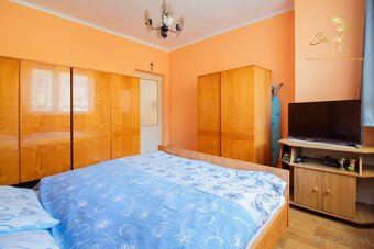 REZERVOVANÉ - Rodinný dom s rozľahlým slnečným pozemkom - 8