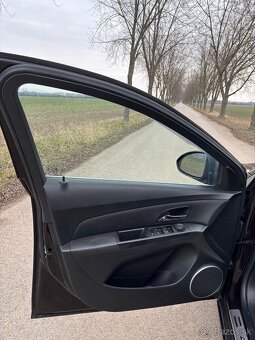 predám Chevrolet Cruze 2.0L, diesel, 120kw. - 8