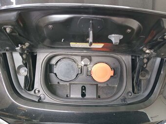 Nissan Leaf - 8