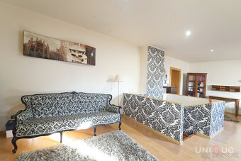 Na predaj kompletne zariadený rodinný dom s bazénom - 8