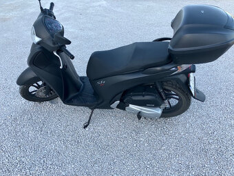 skúter HONDA SH 125i - 8