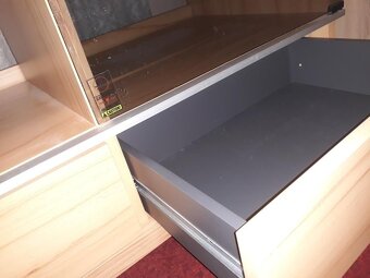 TV stolík 163 cm dĺžka, na kolečkách - 8