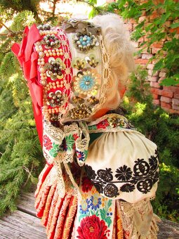 Veľká ľudová krojovanka - Rohatecký kroj, Morava - 8