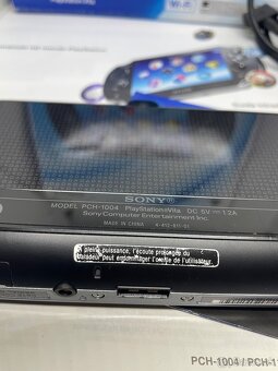 PS Vita OLED Wi-Fi (PCH-1004) - 8
