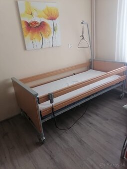 Polohovacia postel pre imobilnych ľudí - 8