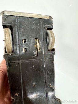 Staré plechové autíčko na klúčik - 8