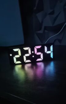 Moderný LED budík s 3-úrovňovou reguláciou jasu - 8